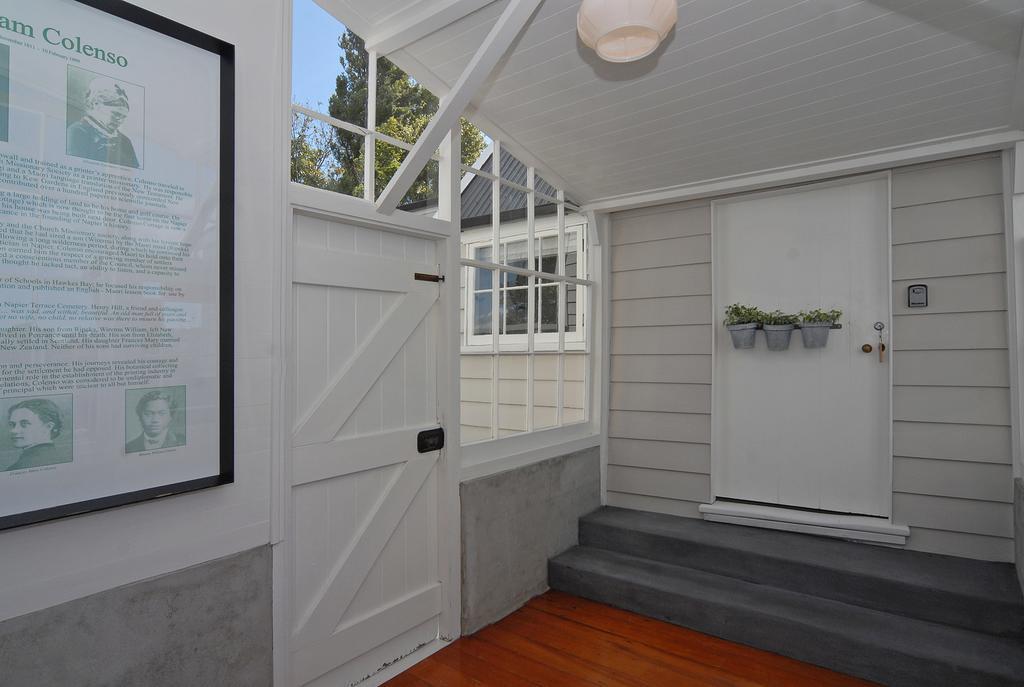 Historic Colenso Cottage Napier Exterior foto